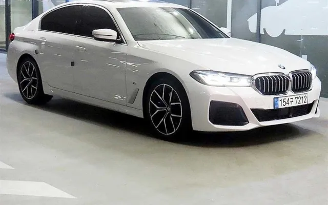 인천개인회생중고차리스 5시리즈 (G30) 530i xDrive M 스포츠 매물 사진 4 - 2022/10 110,173km